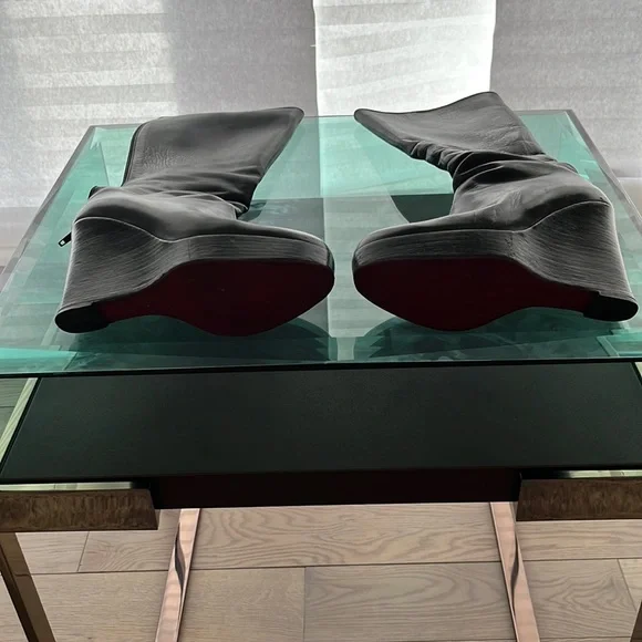 Christian Louboutin high boots - Picture 4 of 7